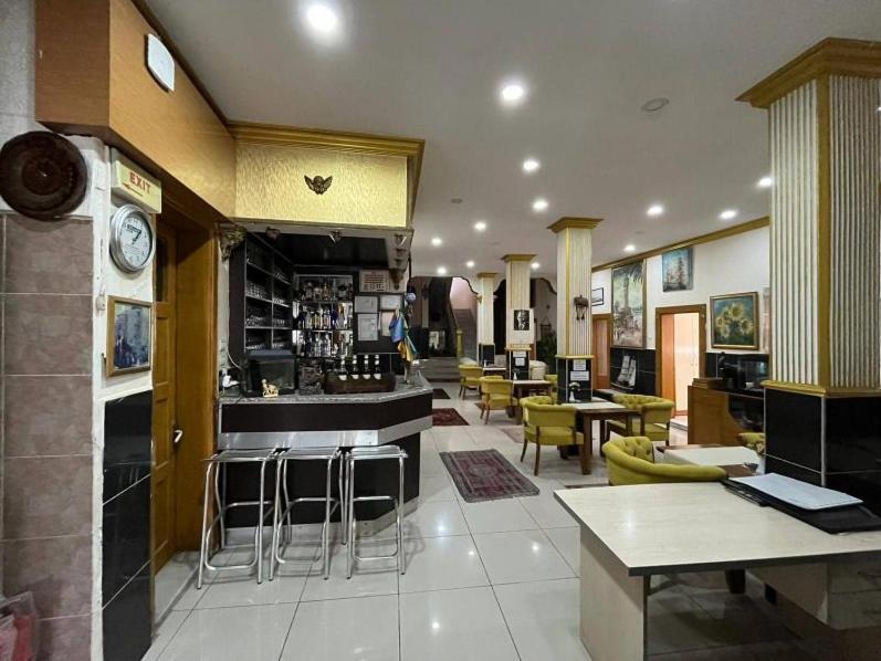 Vatan Hotel Izmir Bagian luar foto